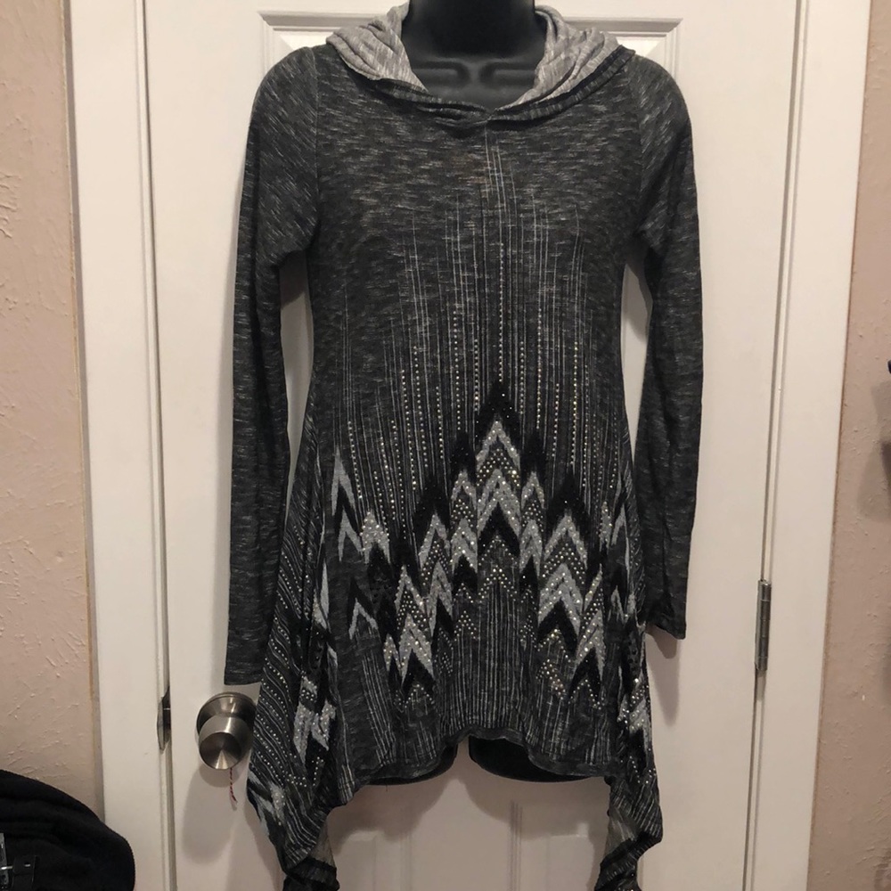 Vocal hooded tunic